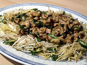 Bohnensprossen mit Schweinefleisch