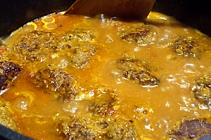 Hackbällchen in sämiger Sauce